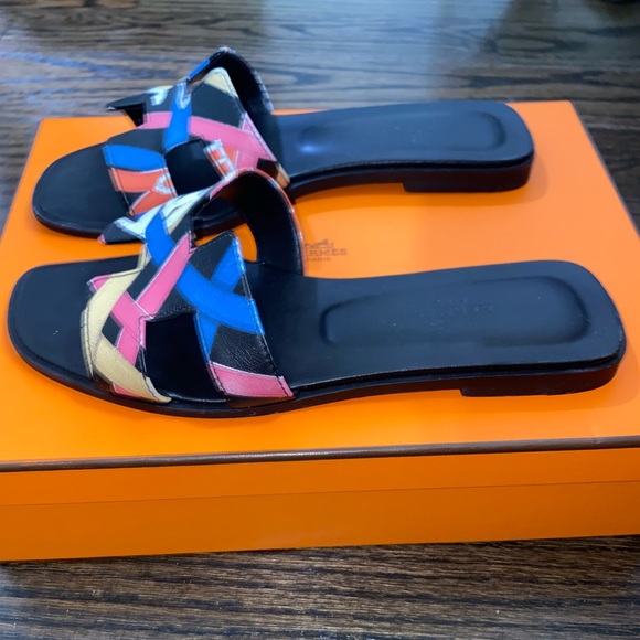 **SOLD**Hermes Oran Sandals in limited edition Cavalcadour Multicolor Noir 36.5 - Picture 13 of 16